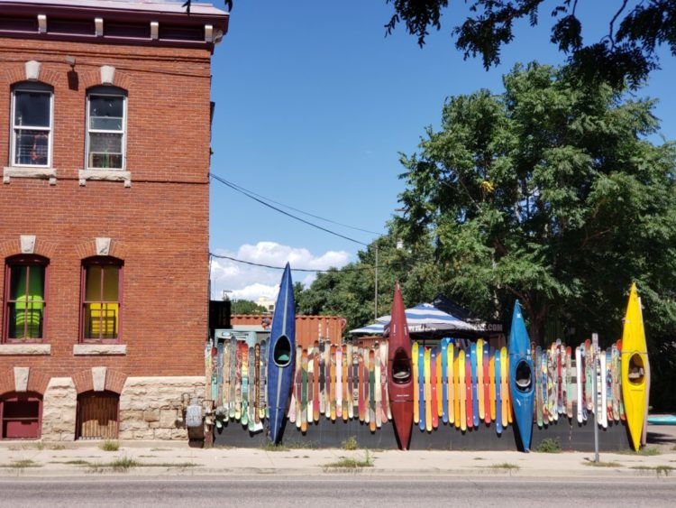 32 Beach Style Garden Ideas for a Seaside Themed Garden 7