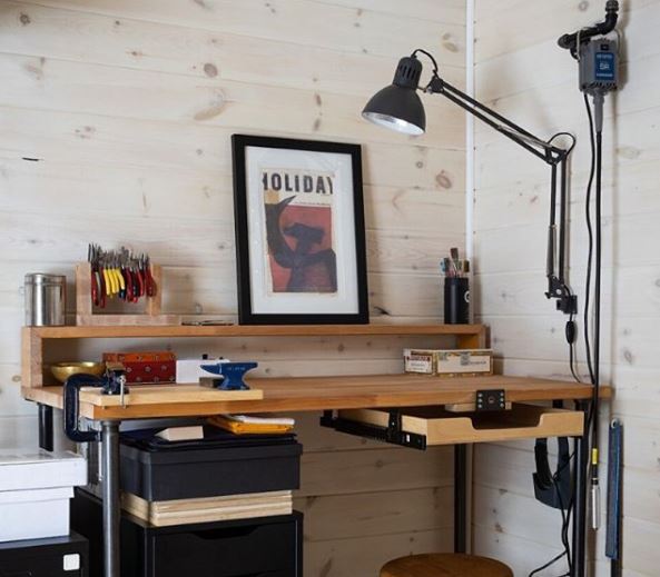 23 Cool Garden Man Cave Ideas to Pimp Your Outdoor Shed 19 an outdoor workspace, with a small, neat desk area and anglepoise lamp