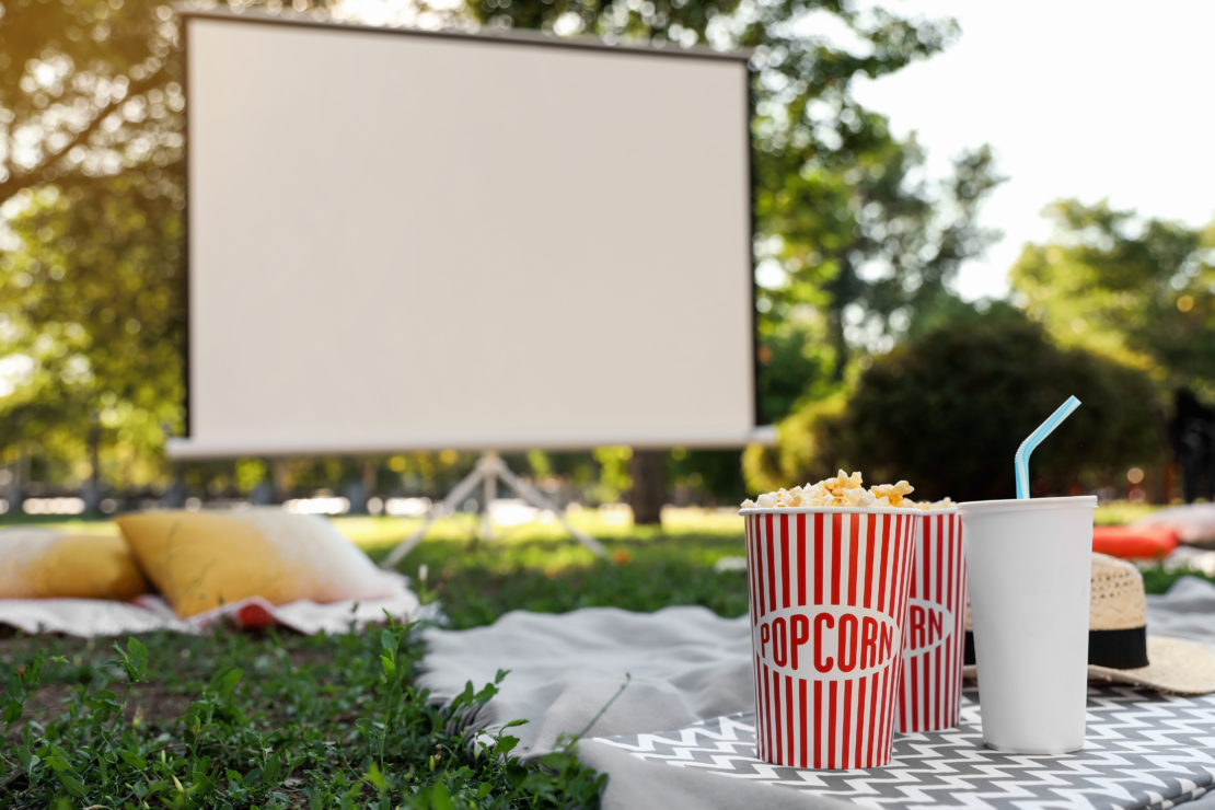 garden cinema ideas with popcorn and blankets