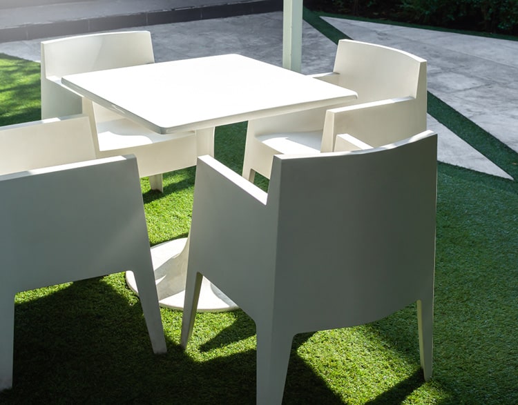 Can You Put Garden Furniture on Grass? (What to Put Under) 5 Resin garden furniture