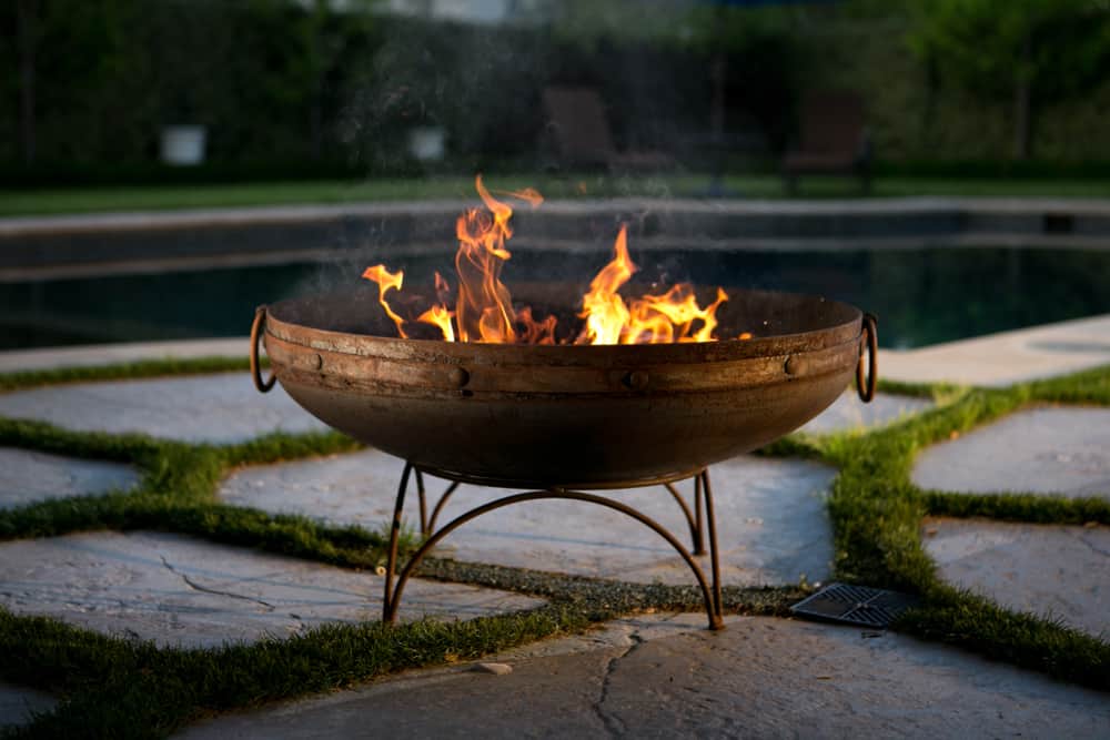 cast iron freestanding bowl fire pit