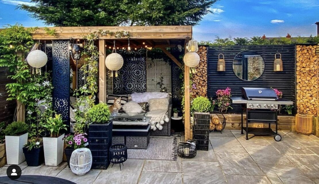 decorate an outdoor gazebo