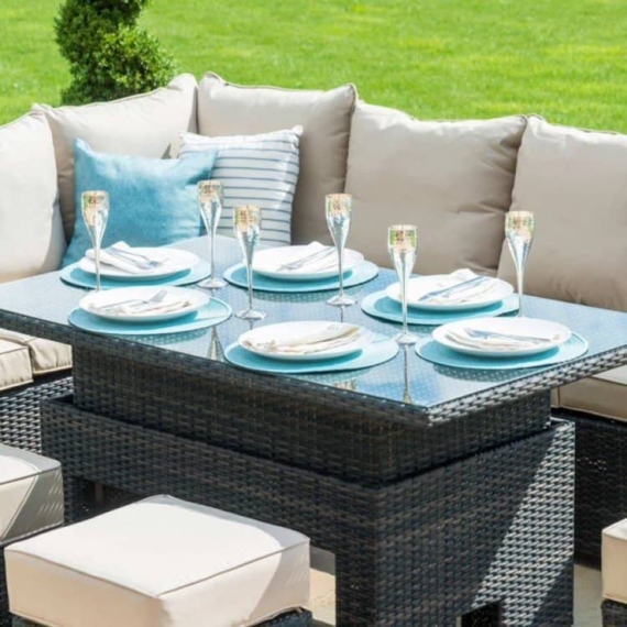 garden furniture with rising table