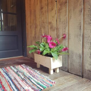 How to Make a Simple DIY Flower Box with Decoration Ideas 2 How to Make a Simple DIY Flower Box with Decoration Ideas 1