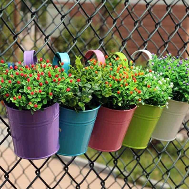 23 Fence Planter Box Ideas to Decorate Railing & Fences 7 Colourful Hanging Flowerpots for Fences
