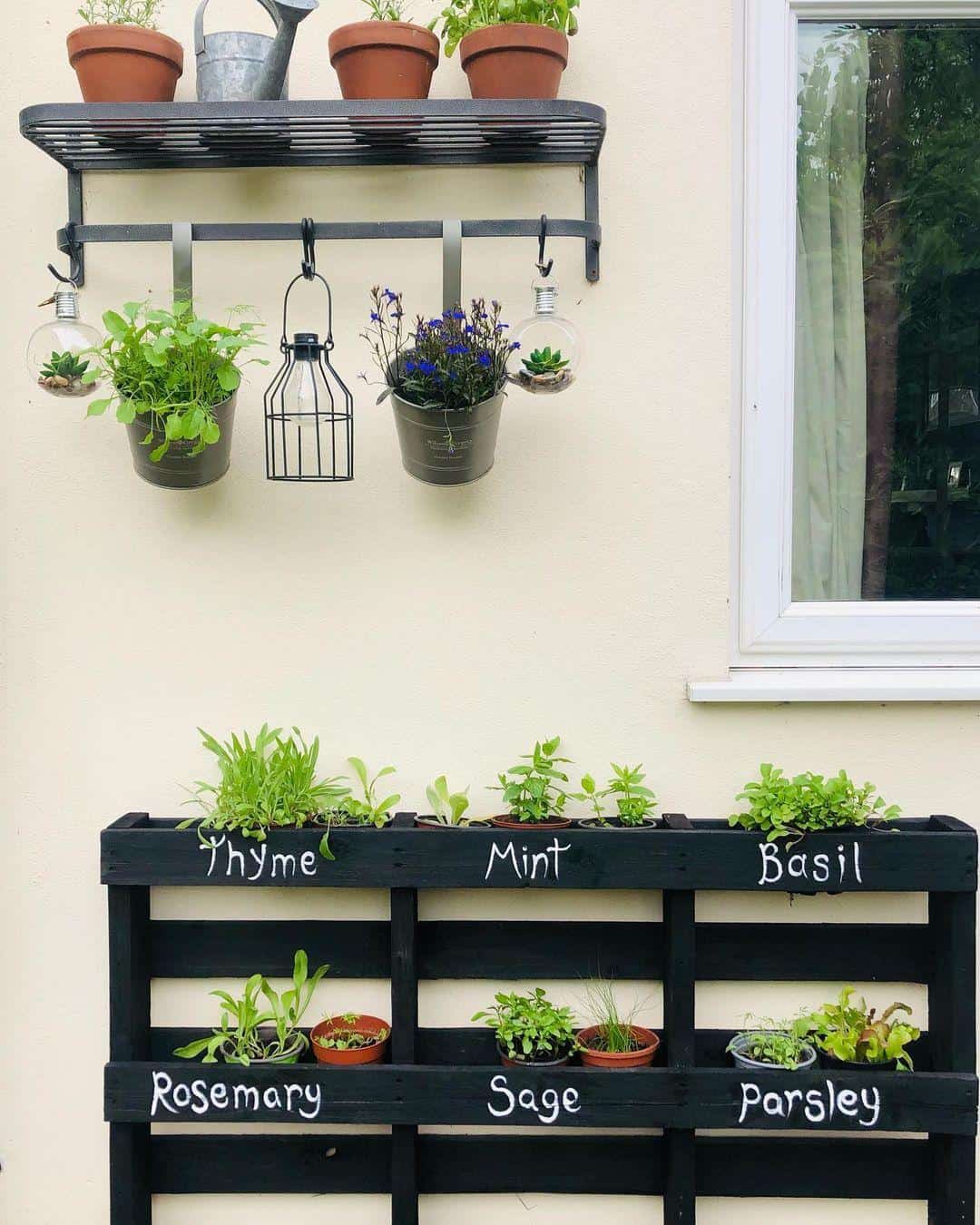 Pallet herb planter box