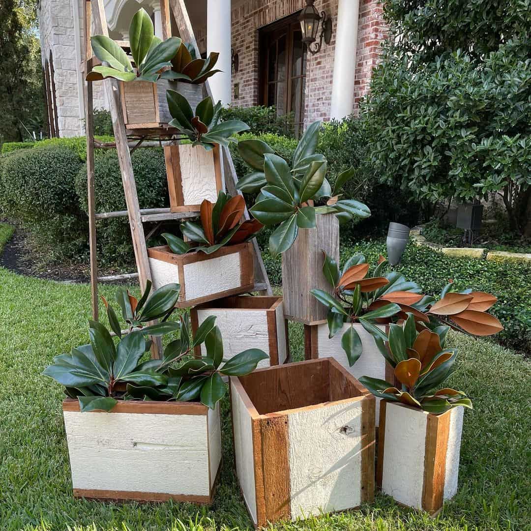 How to Make a Cheap Rustic Wood Planter Box in 4 Steps 3 scrap wood rustic planter box