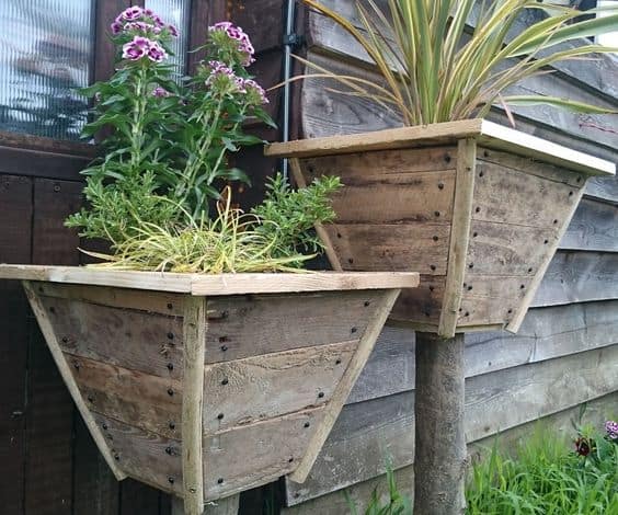 How to Make an Angled Planter Box (Step by Step) 7 angled pyramid planter boxes