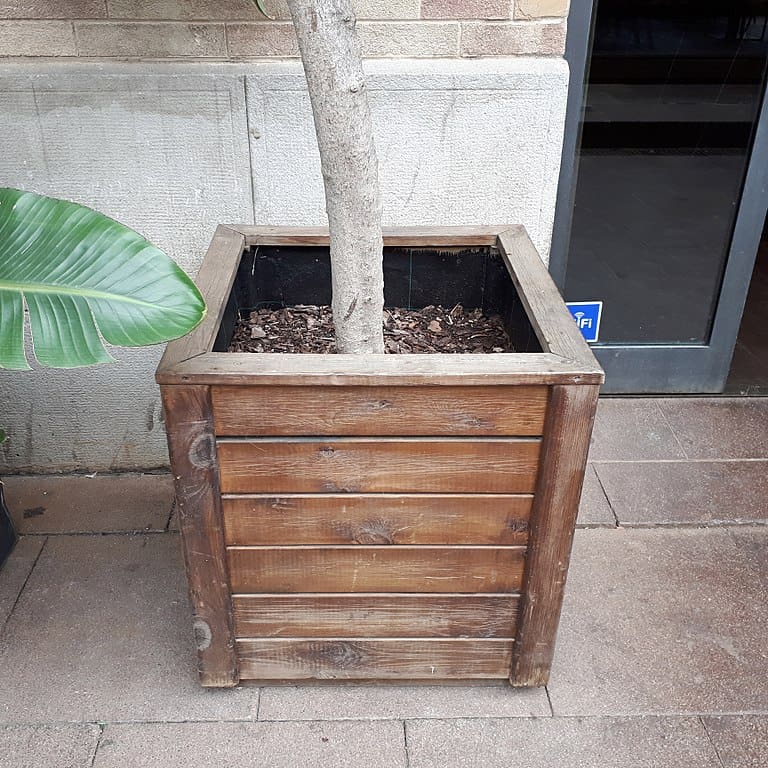 build a square planter box