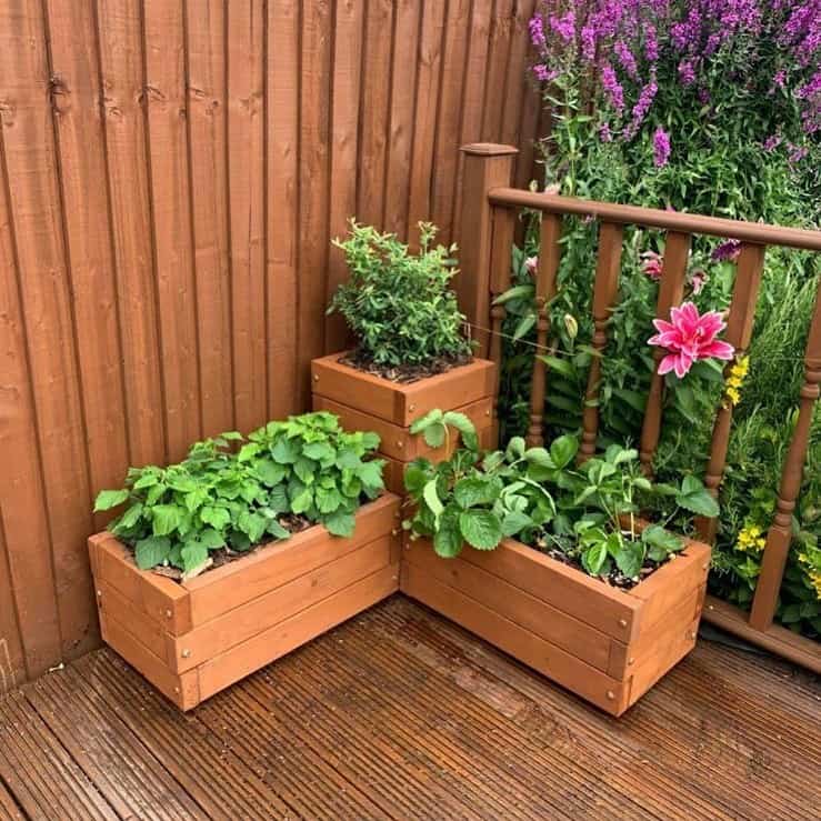 corner box planter