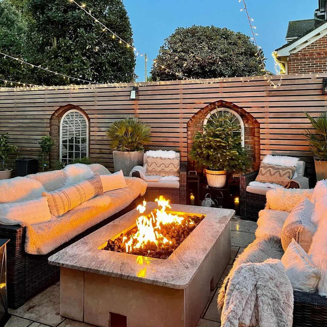 throws blankets cushions