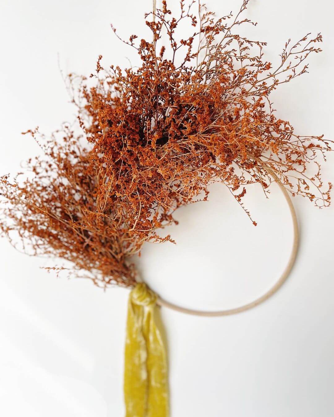 14 Autumn Wreath Ideas to Beautify Your Door 7 Half autumn wreath