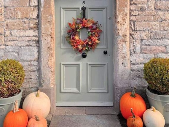 How to Make an Autumn Wreath in 5 Steps (& Budget Options) 1
