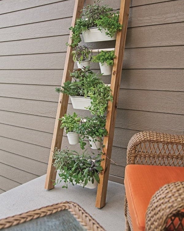 How to Make a DIY Flower Pot Stand (15 Easy Ideas) 3 ladder plant stand