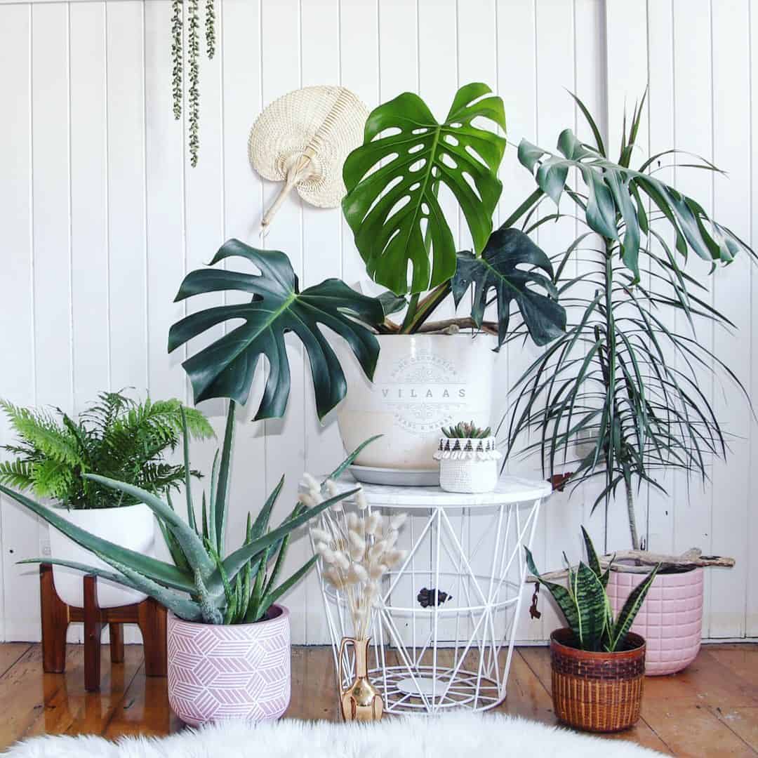 How to Make a DIY Flower Pot Stand (15 Easy Ideas) 9 lampshade pot stand