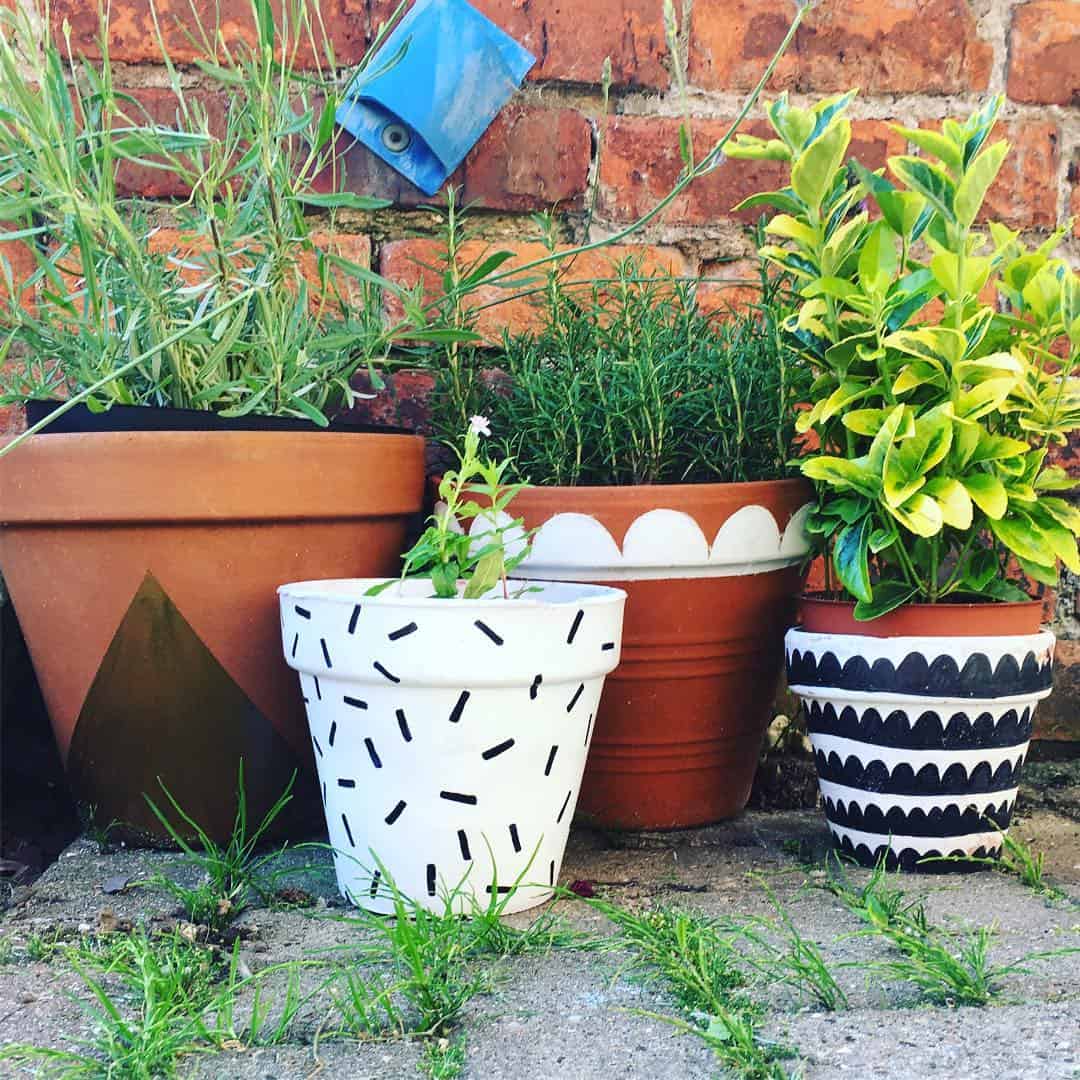 How to Paint a Terracotta Flower Pot 7 monochrome paint terracotta flower pot