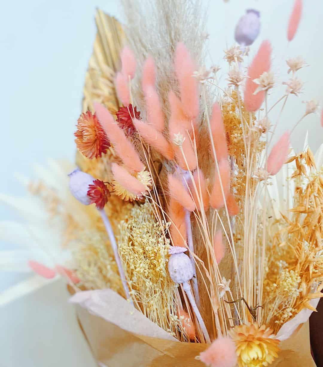 How to Grow and Dry Flowers: 14 Best Plants to Dry 1 dry flowers bouqet