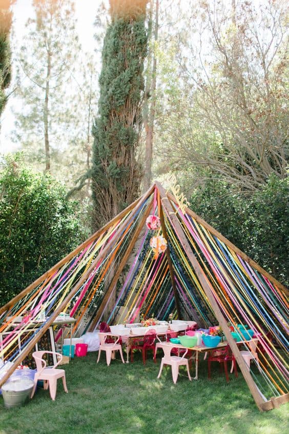 12 Festival-themed Garden Party Ideas to Free Your Spirit 9 coachella inspired party decoration