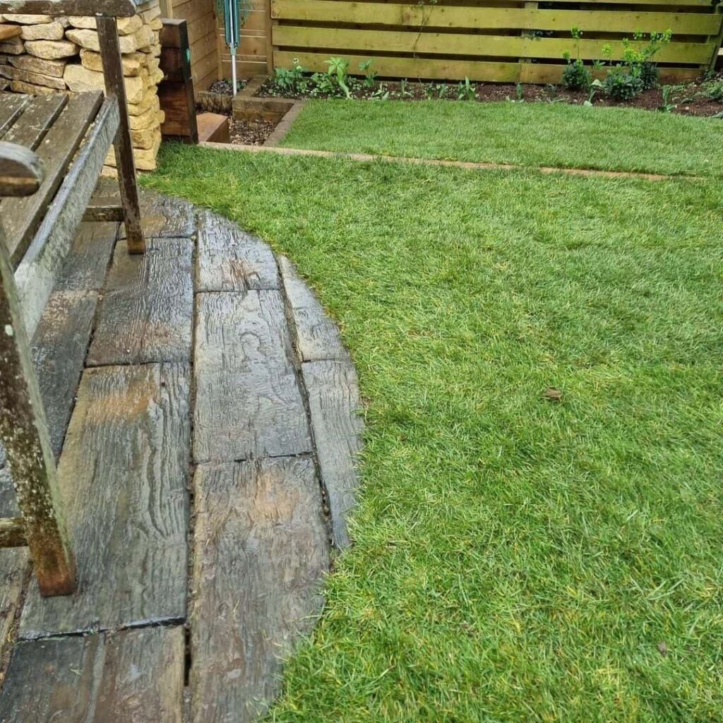 laying turf around curves