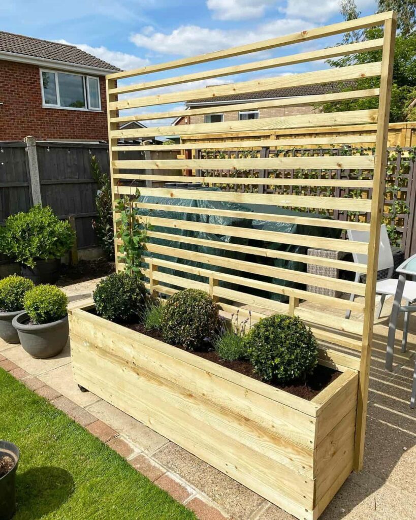 26 Privacy Fence Ideas to Keep Unwanted Eyes Away From Your Space 22 Privacy screen planter